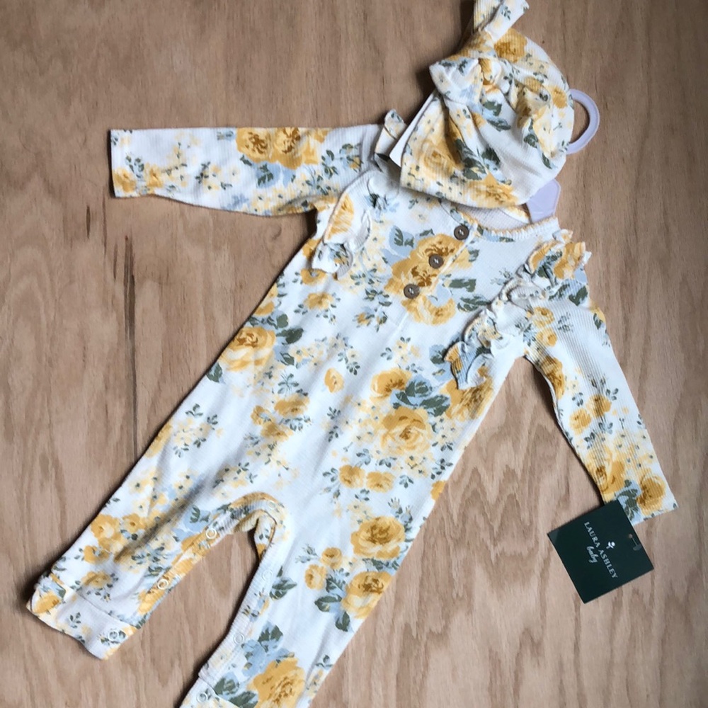 Floral baby jumpsuit romper onesie with hat